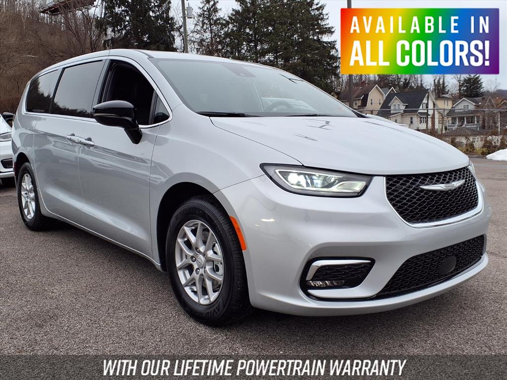 2026 Chrysler Pacifica Select's photo