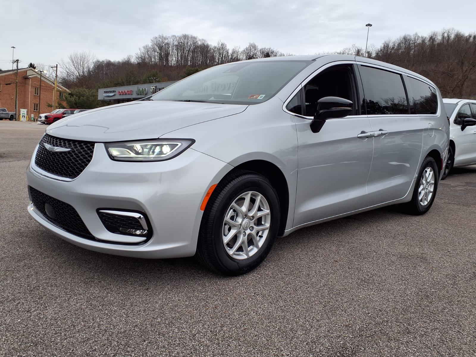 Vehicle Image 2