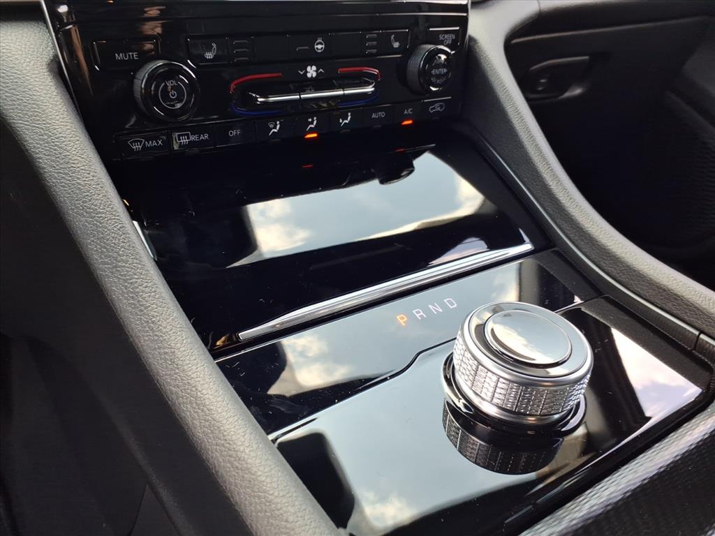 2025 Jeep Grand Cherokee Laredo - Photo 9