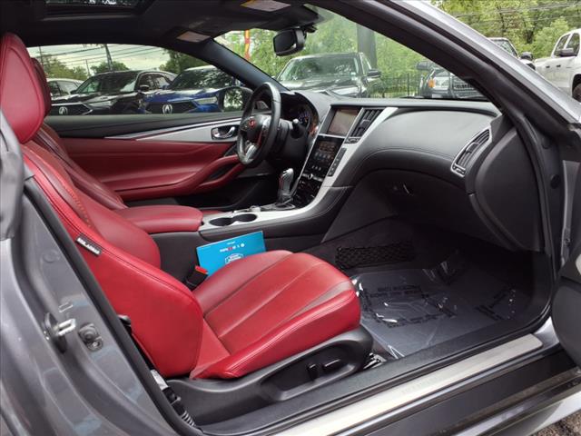 2017 INFINITI Q60 Red Sport 400