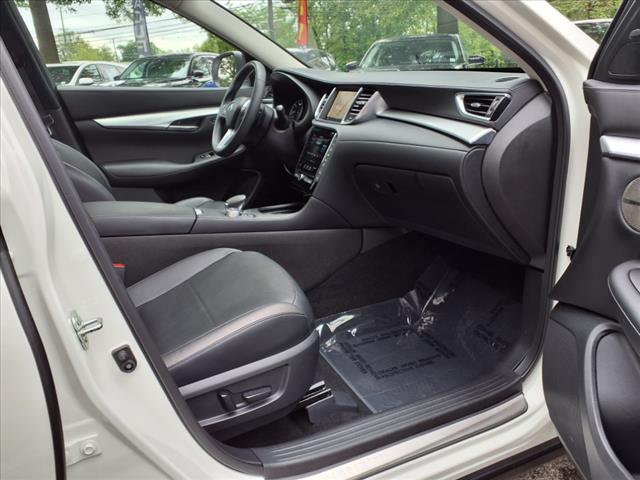 2022 INFINITI QX50 Essential