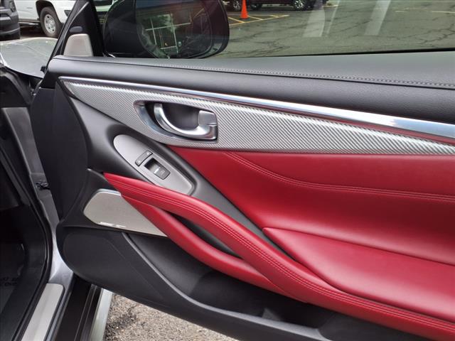 2017 INFINITI Q60 Red Sport 400