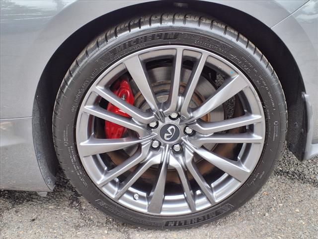 2017 INFINITI Q60 Red Sport 400