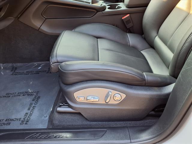 2022 Porsche Macan Base