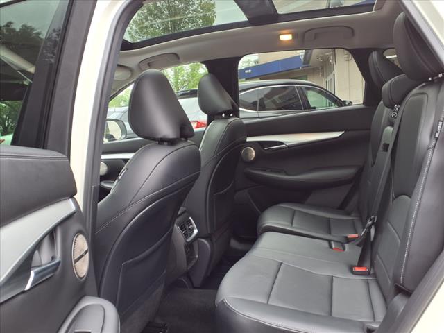 2022 INFINITI QX50 Essential