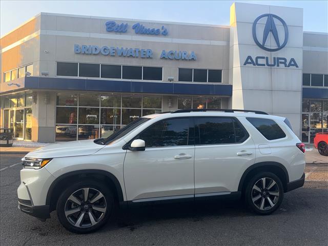 Platinum White Pearl 2025 Honda Pilot Touring AWD SUV / Crossover All-Wheel Drive Automatic