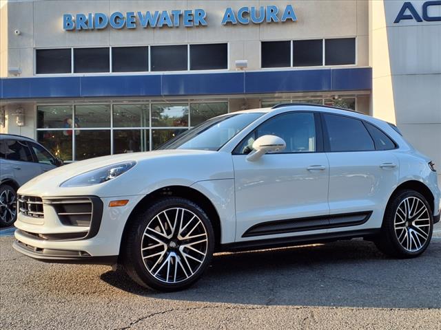 2022 Porsche Macan Base
