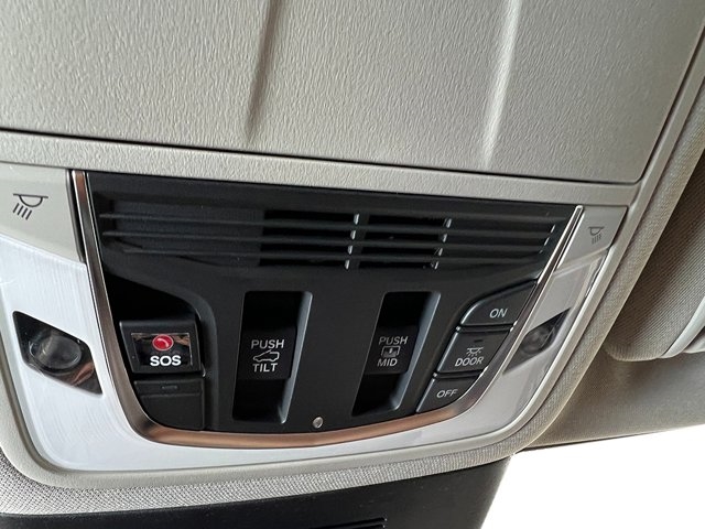 2025 Acura MDX w/Technology Package