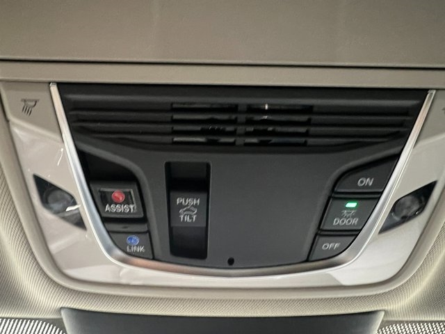 2025 Acura TLX w/Technology Package
