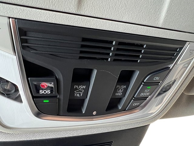 2025 Acura MDX w/Technology Package