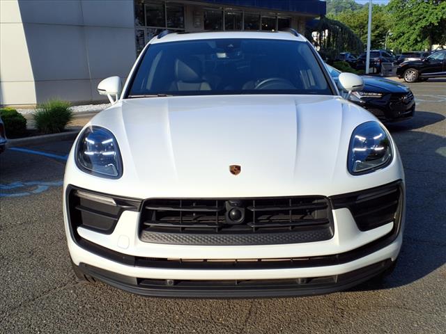 2022 Porsche Macan Base