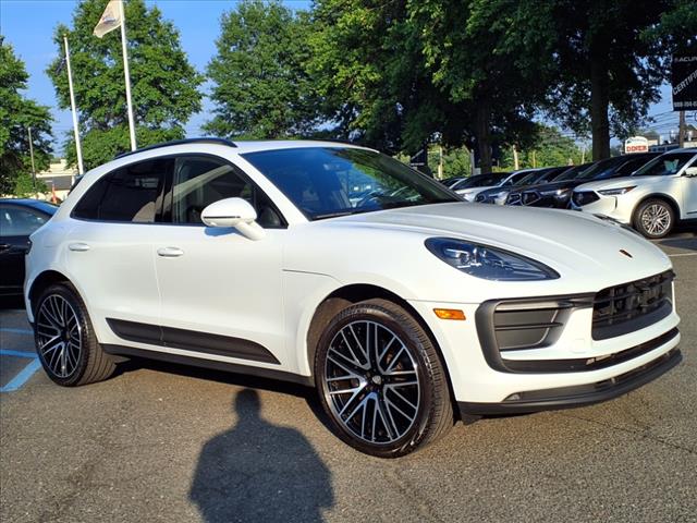 2022 Porsche Macan Base