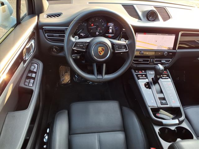 2022 Porsche Macan Base