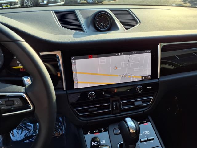 2022 Porsche Macan Base