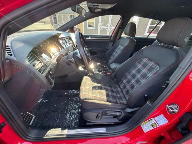 2018 Volkswagen Golf GTI S photo 10
