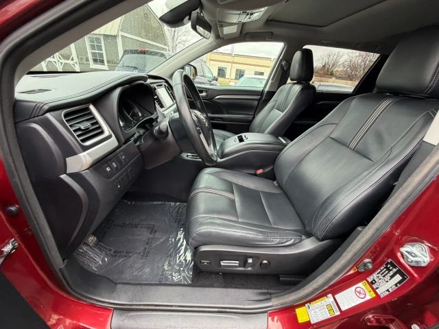 2017 Toyota Highlander SE:R2665