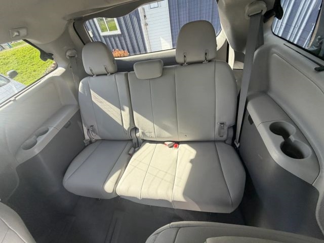2018 Toyota Sienna Limited Premium 7-Passenger:R2664