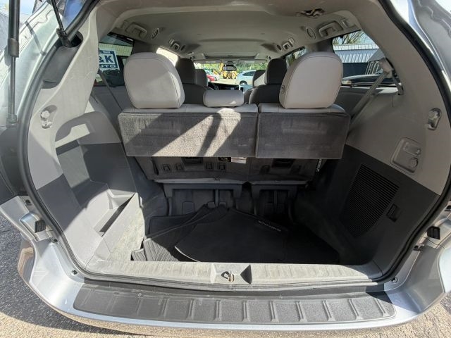 2018 Toyota Sienna Limited Premium 7-Passenger:R2664