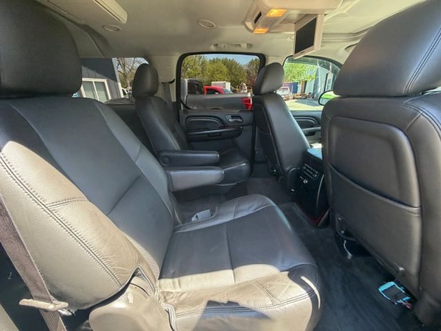 2013 Cadillac Escalade ESV Premium:R2674