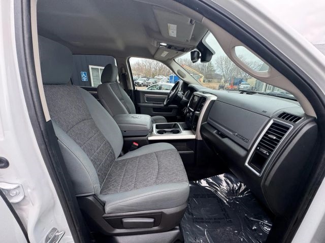 2016 Ram 1500 SLT photo 14