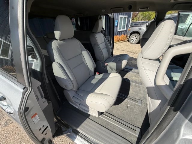 2018 Toyota Sienna Limited Premium 7-Passenger:R2664