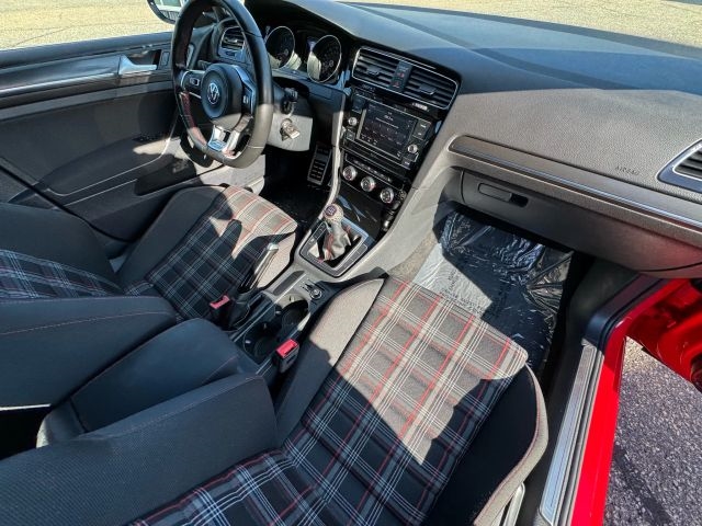 2018 Volkswagen Golf GTI S photo 15