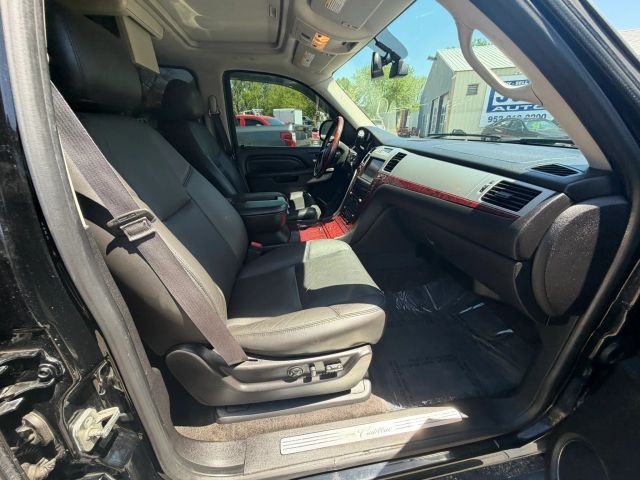 2013 Cadillac Escalade ESV Premium:R2674