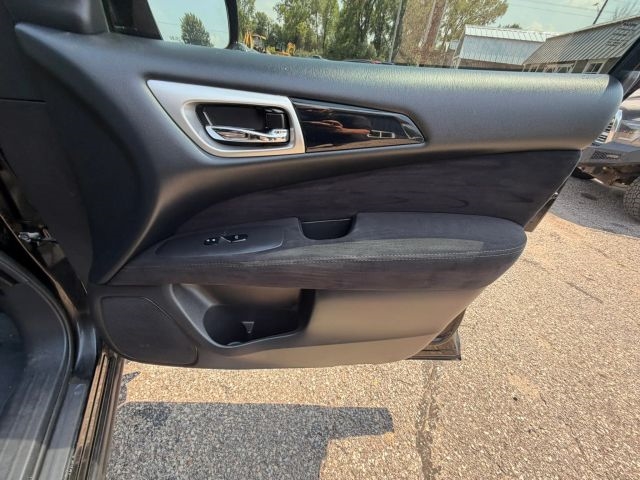 2014 Nissan Pathfinder S:R2679