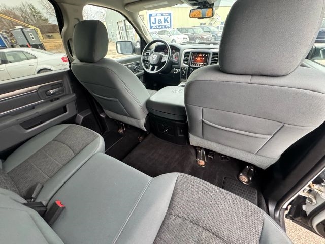 2016 Ram 1500 SLT photo 17