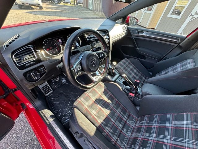 2018 Volkswagen Golf GTI S photo 18