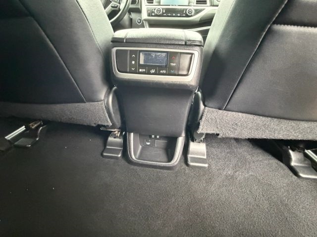 2017 Toyota Highlander SE:R2665