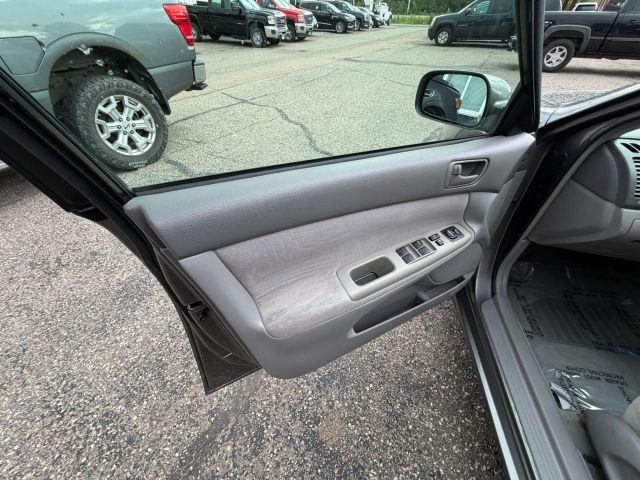 2003 Toyota Camry LE:R2671