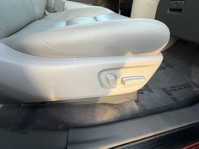 2017 Toyota Sienna XLE 7-Passenger:R2653