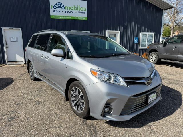 2018 Toyota Sienna Limited Premium 7-Passenger  R2664