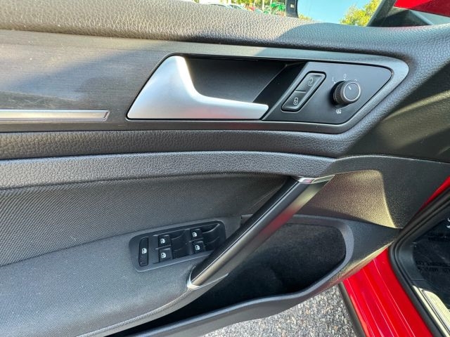 2018 Volkswagen Golf GTI S photo 20