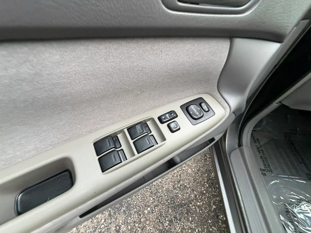 2003 Toyota Camry LE:R2671