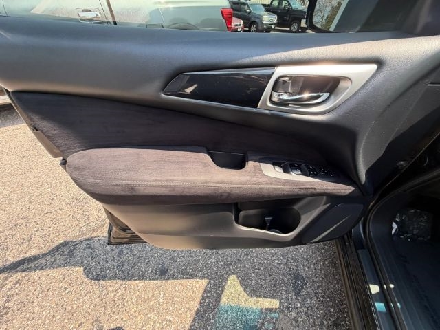 2014 Nissan Pathfinder S:R2679