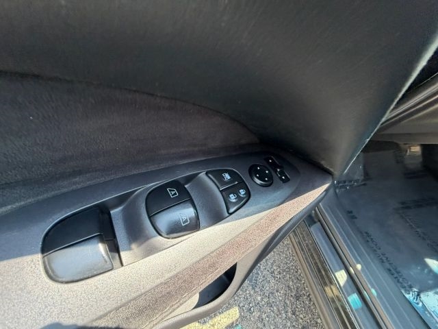 2014 Nissan Pathfinder S:R2679
