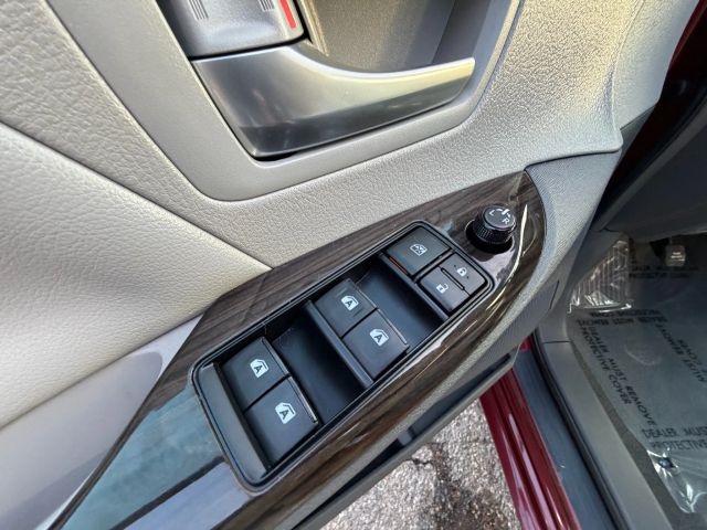 2017 Toyota Sienna XLE 7-Passenger:R2653