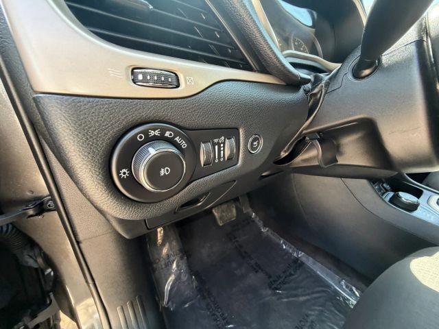 2016 Jeep Cherokee Latitude:R2669