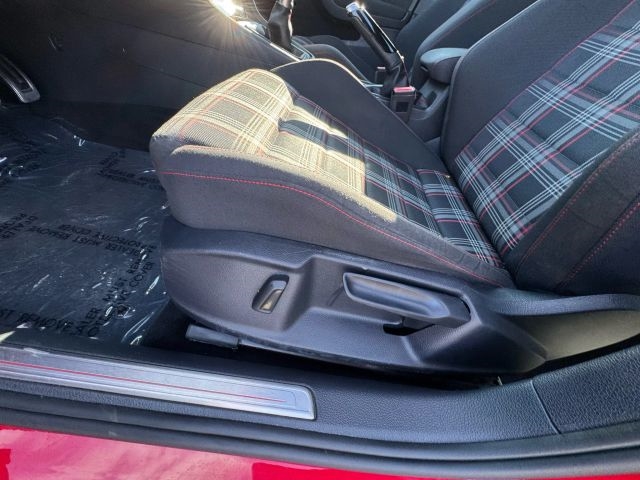 2018 Volkswagen Golf GTI S photo 22