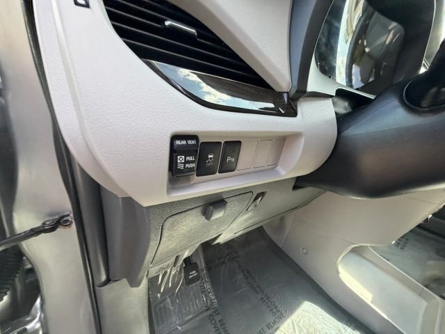 2018 Toyota Sienna Limited Premium 7-Passenger:R2664
