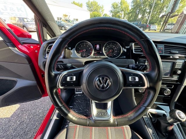 2018 Volkswagen Golf GTI S photo 23
