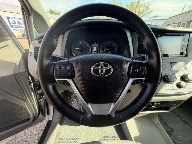 2018 Toyota Sienna Limited Premium 7-Passenger:R2664