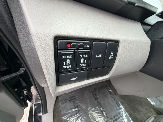 2017 Honda Odyssey EX-L:R2642