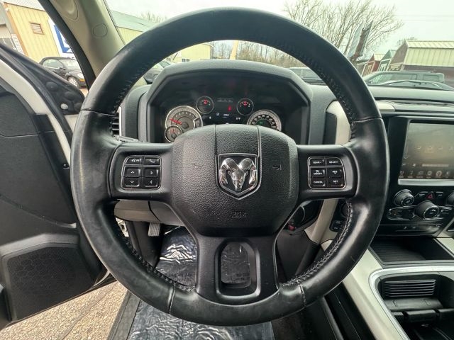 2016 Ram 1500 SLT photo 26