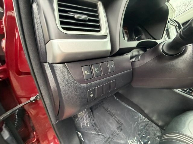 2017 Toyota Highlander SE:R2665