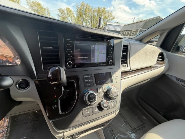 2018 Toyota Sienna Limited Premium 7-Passenger:R2664