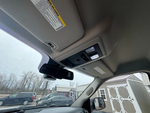 2016 Ram 1500 SLT photo 29