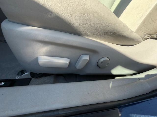 2014 Toyota Camry LE:R2663